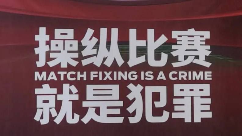 相较于这几年的《湄公河行动》《红海行动》等片，《爆裂点》是林超贤久违的“港味”，是他继《魔警》后，时隔9年的“回归”。
