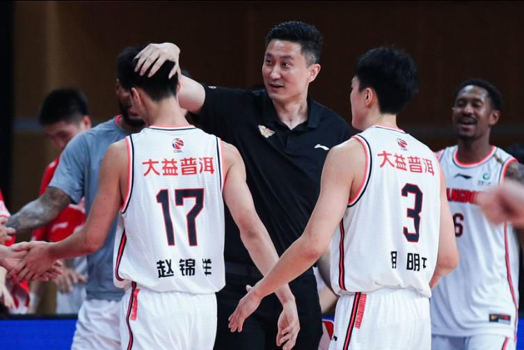 （上）| 网小艺访谈 2022-12-28 今年以来，许多医疗题材的剧集相继播出，数量不少，但似乎佳作寥寥。